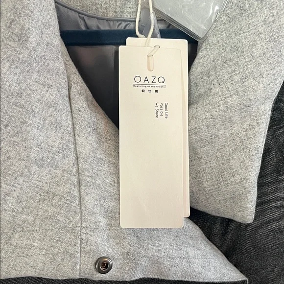 OAZQ Two-Tone Black & Gray Puffer Coat - Picture 4 of 6